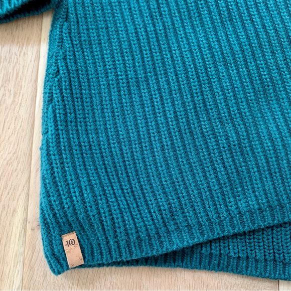 tentree Highline Cotton V-Neck Sweater - Picture 4 of 7